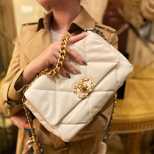  샤넬 CHANEL 19 스몰 플랩 백 AS1160 화이트