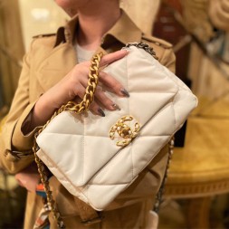  샤넬 CHANEL 19 스몰 플랩 백 AS1160 화이트