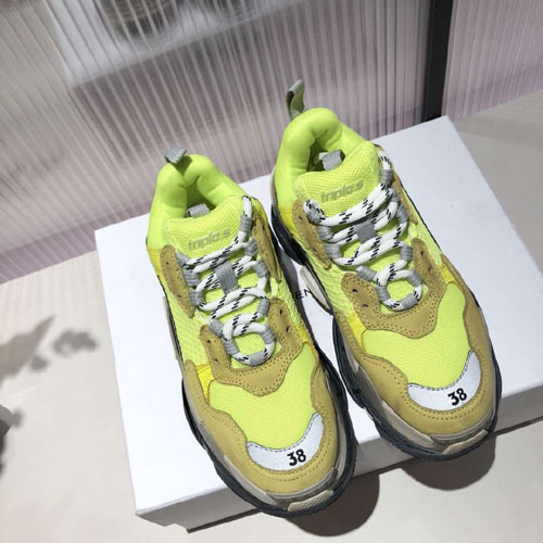 발렌시아가 남여공용 신상 트리플S 483513-21