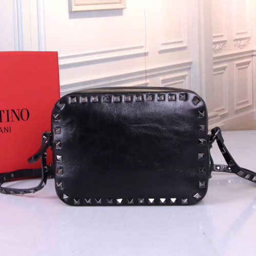 발렌티노 스몰 스탐파 알체 유광 가죽 락스터드 크로스 바디백 RW2B0809 블랙 메탈