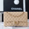 샤넬 클래식 미듐 점보백 A1112 이리테센트 캐비어 베이지++