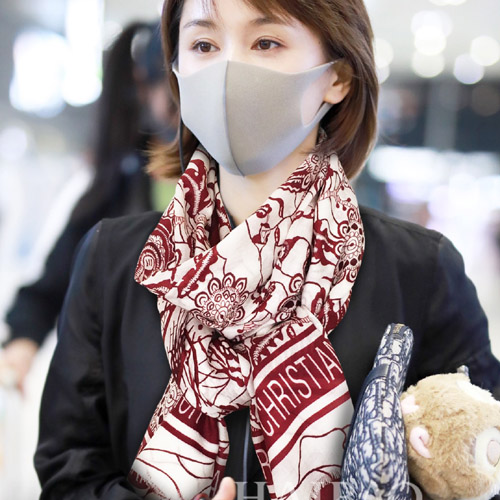 디올 신상 스카프 D1069