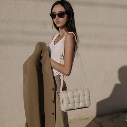 보테가 패딩 카세트 백 591970 아이보리