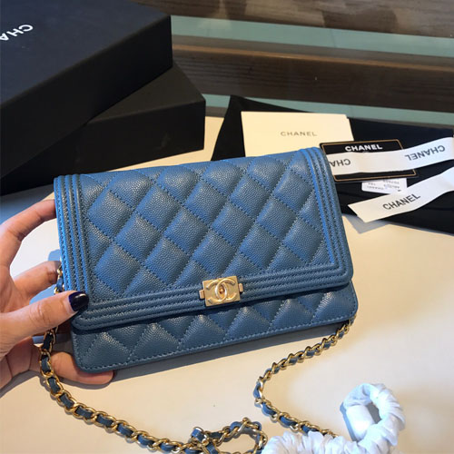 샤넬 WOC 보이 미니 크로스백  A80287 블루