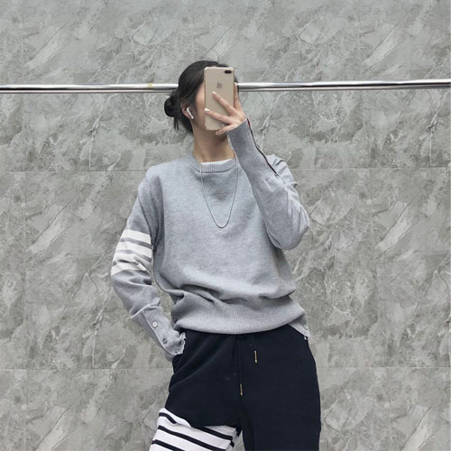 톰브라운 남여공용 니트 TB8693 그레이