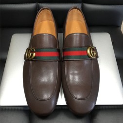 구찌 GG 웹 디테일의 가죽 로퍼 428609 다크브라운