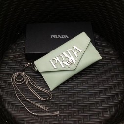 프라다 신상 레더 클러치백 1MF175 그린