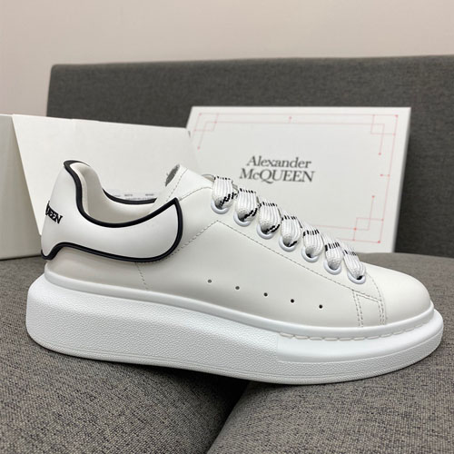 알렉산더 맥퀸  남여공용 스니커즈 586419
