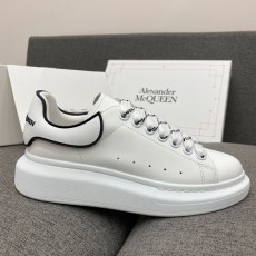 알렉산더 맥퀸  남여공용 스니커즈 586419
