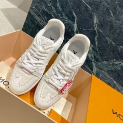 루이비통 남성용 스니커즈  M0408-5