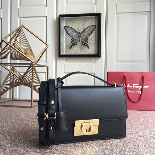 페레가모  에일린 숄더백 21E099 블랙