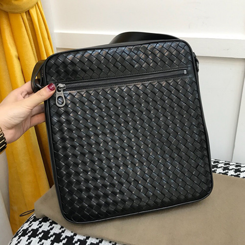 보테가 신상 크로스백  V9206 블랙