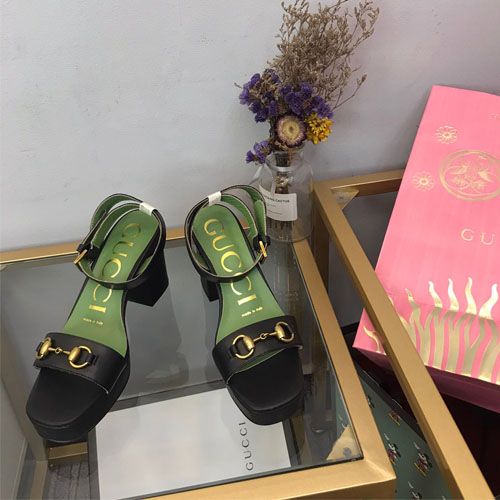 구찌 여성용 신상 샌들 620312