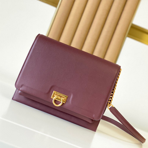 페레가모 트리폴리오 숄더백 21H984 버건디