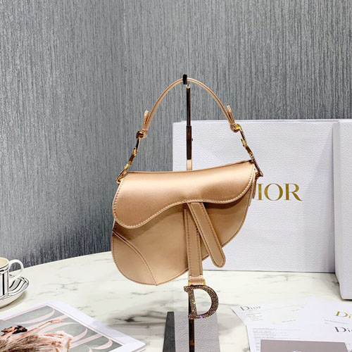 디올 새틴 미니 새들백 M447S 골드