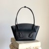 보테가 프렌치 카프스킨 아르코 33 백 580725 블랙