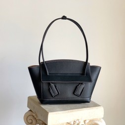 보테가 프렌치 카프스킨 아르코 33 백 580725 블랙