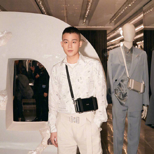 디올 남여공용 유틸리티백 A295 블랙