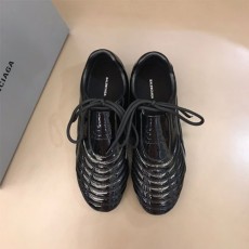 발렌시아가 남성용 신상 스니커즈 604086 에나멜 블랙