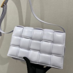 보테가 패딩 카세트 백 591970 연보라