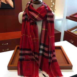 버버리 신상 스카프 BB3614