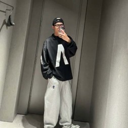 발렌시아가 남여공용 긴팔 528837-1