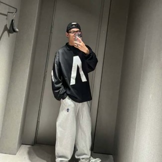 발렌시아가 남여공용 긴팔 528837-1