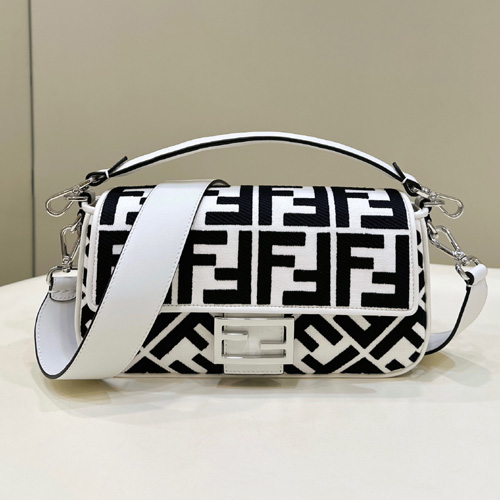 펜디 신상 미듐 바게트 FD8579-7