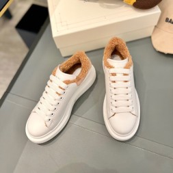 알렉산더 맥퀸  남여공용 스니커즈  586428-3