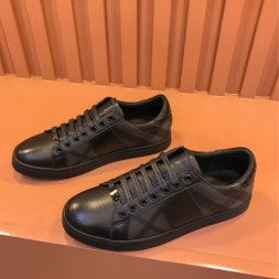 버버리 남성용 신상 스니커즈 801096469-2