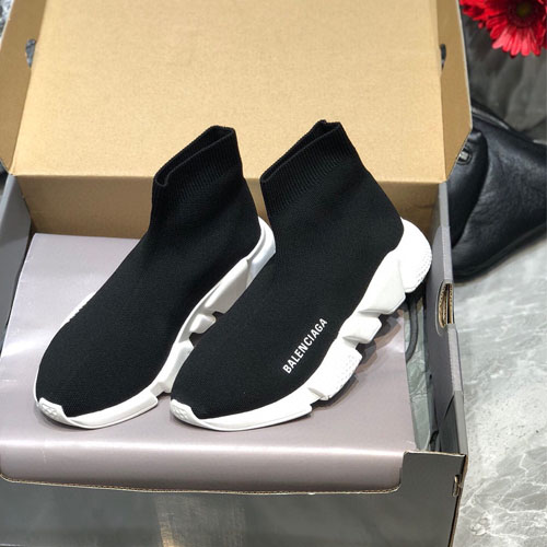 발렌시아가  남여공용 스피드러너 런닝화 26299