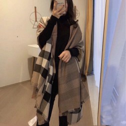 버버리 신상 스카프 BB3641