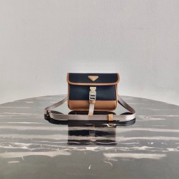 프라다  폰 케이스 크로스백 2ZH108