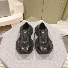 발렌시아가 남여공용 운동화 656078-1