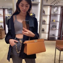 펜디 피카부 I SEE U EAST-WEST 8BN323 브라운