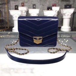 샤넬 쉐브론 WOC 버클 숄더백 A81227 네이비