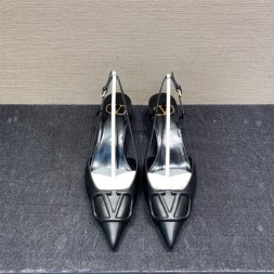 발렌티노 신상 샌들 2S0S28 블랙