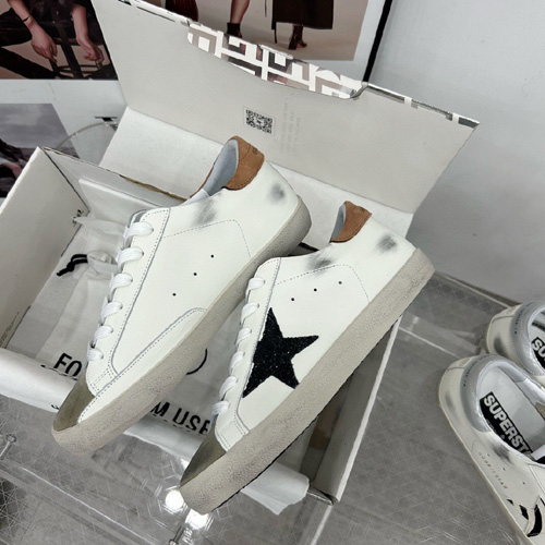 골든구스 남여공용 스니커즈 G306055