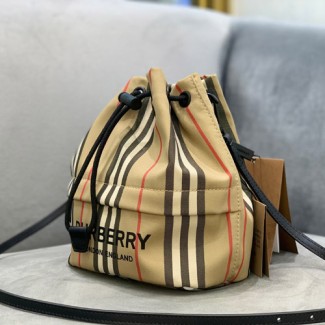 버버리 포이베 스트라이프 파우치백 8026737