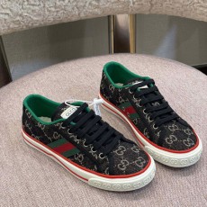 구찌 남여공용 스니커즈 670441