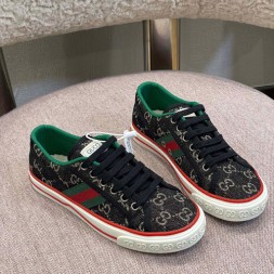 구찌 남여공용 스니커즈 670441