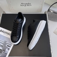 알렉산더 맥퀸  남여공용 스니커즈  586433-2