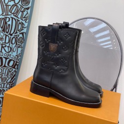 루이비통 앵글부츠 M0394