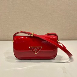 프라다 페이턴트 가죽 숄더백 1BD339-4