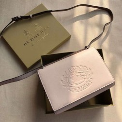 버버리 디태처블 스트랩 엠보싱 크레스트 크로스백 40780001 핑크