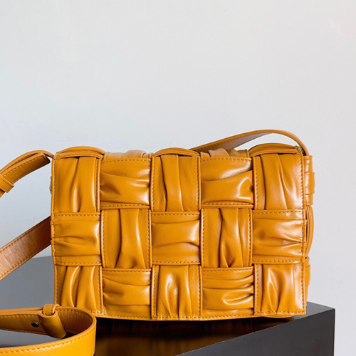 보테가 카세트백 717089-2