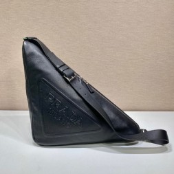 프라다 트라이앵글 남성 숄더백 2VY007-3