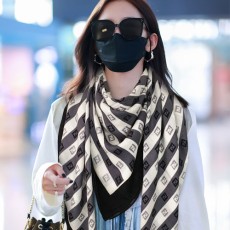 펜디 신상 스카프 FD70209