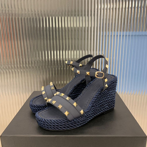 발렌티노 신상 샌들 2S0S26