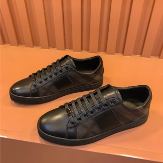 버버리 남성용 신상 스니커즈 801096469